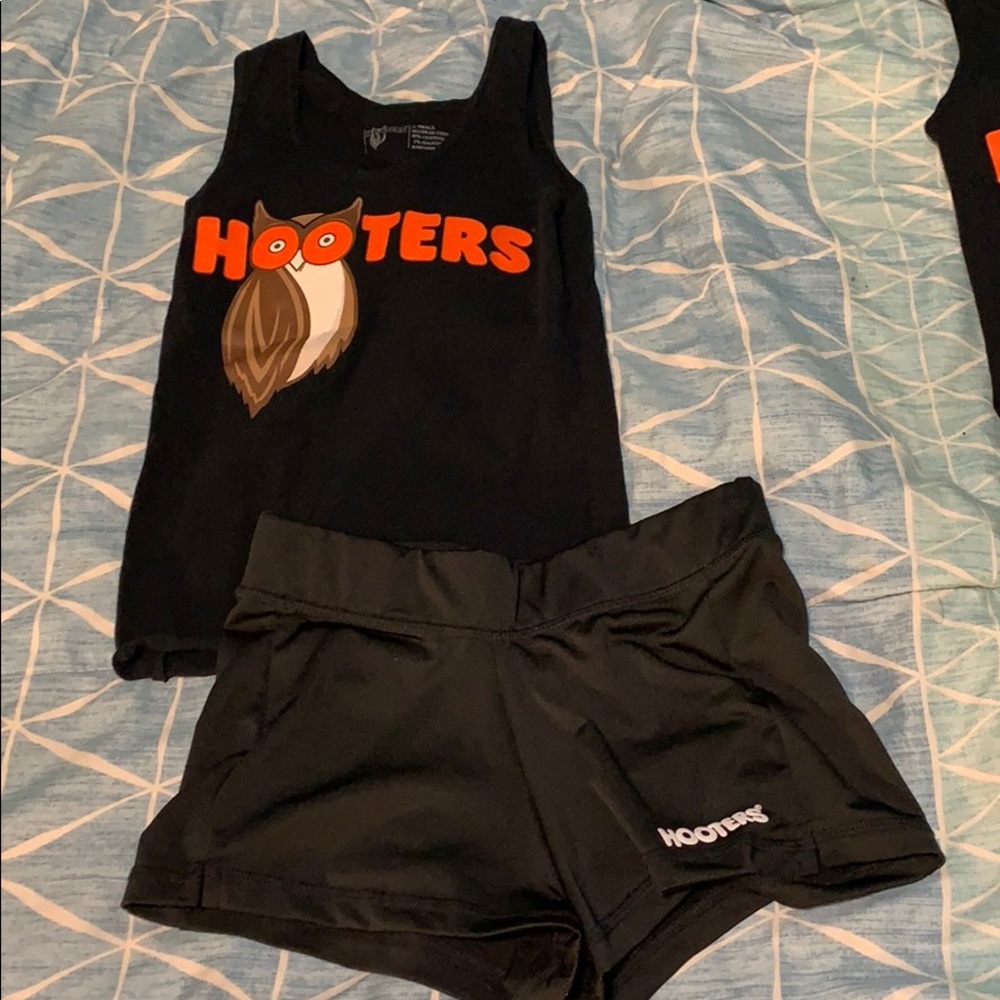 Hooters uniform
